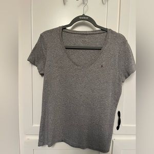 Tommy Hilfiger tee shirt